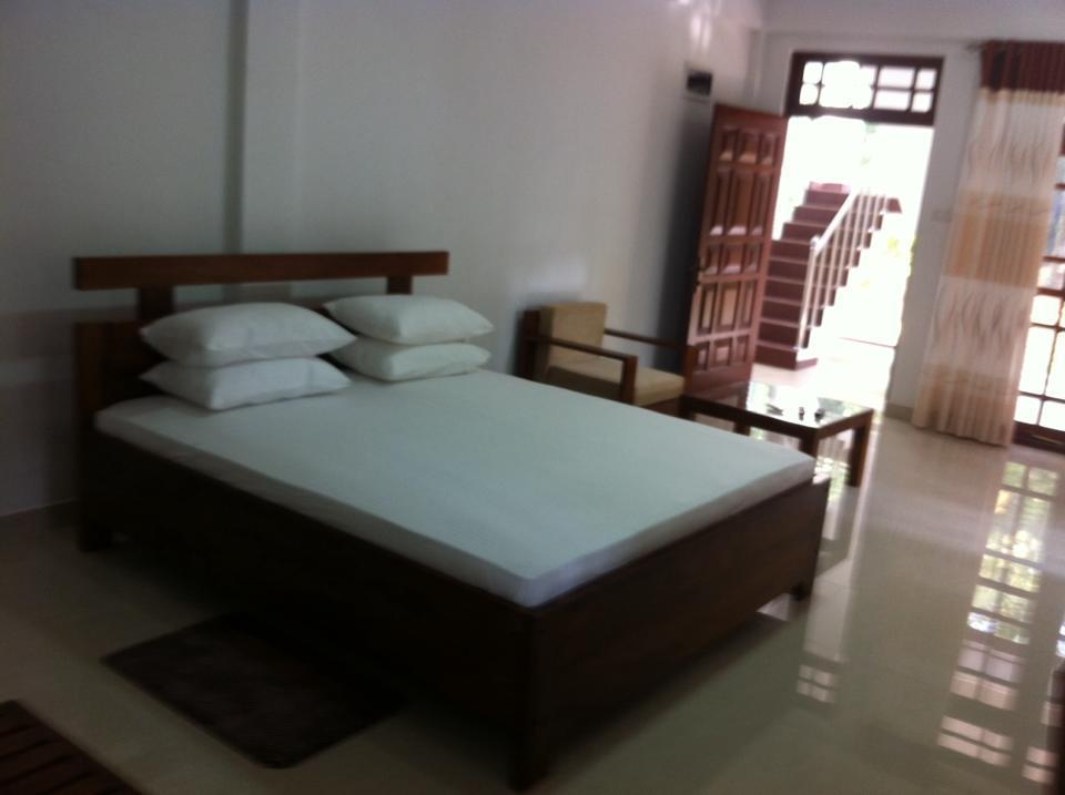 Gem Field Rest Bed & Breakfast Ратнапура Екстериор снимка